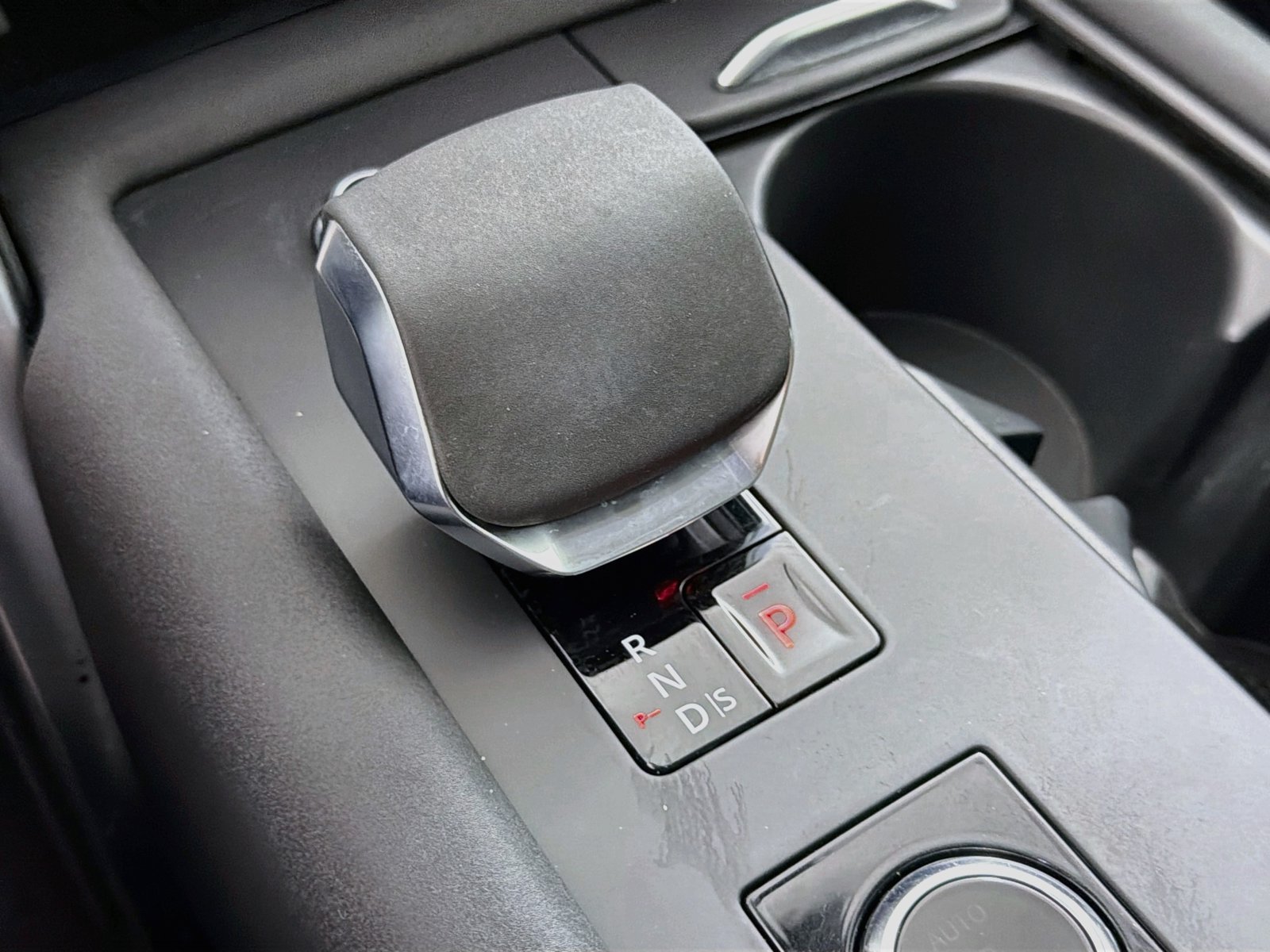 Used 2023 Land Rover Discovery S AWD/4WD image 16