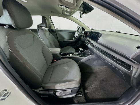 Used 2025 Kia K4 FWD image 29
