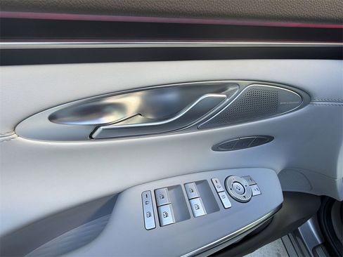 Used 2026 Genesis GV70 2.5T Advanced image 15