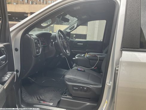 Used 2022 Chevrolet Silverado 1500 LT AWD/4WD image 8