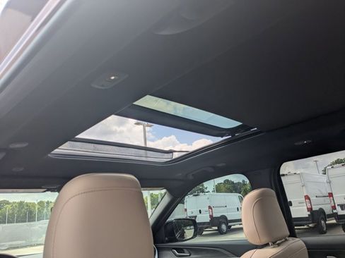 Used 2025 Jeep Grand Cherokee L Limited w/ Black Appearance Package image 15