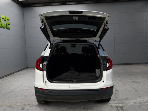 Used 2020 GMC Terrain SLE w/ Driver Convenience Package AWD/4WD image 9