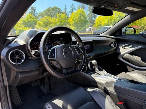 Used 2020 Chevrolet Camaro LT w/ Technology Package RWD image 13