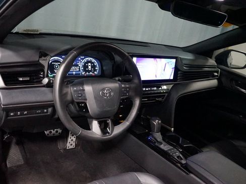 Used 2025 Toyota Camry XSE FWD image 7
