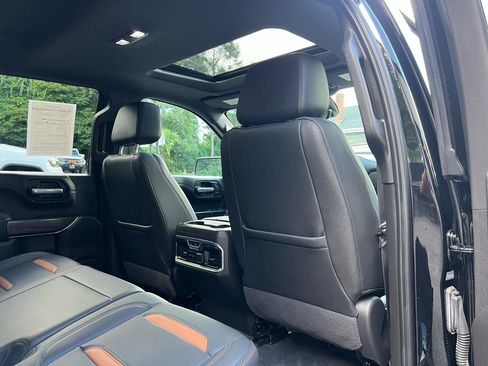 Used 2021 GMC Sierra 1500 AT4 w/ Technology Package AWD/4WD image 18