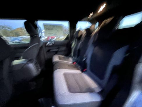 New 2025 Ford Bronco 4-Door image 11