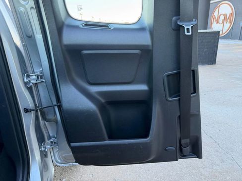 Used 2018 Toyota Tacoma SR image 17