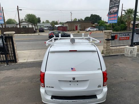 Used 2013 RAM C/V Tradesman image 11