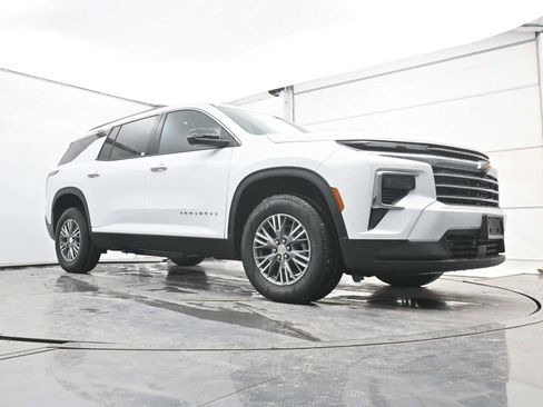 New 2026 Chevrolet Traverse LT image 15