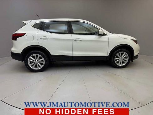 Used 2018 Nissan Rogue Sport S w/ S Appearance Package AWD/4WD image 6
