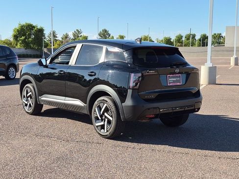 Used 2025 Nissan Kicks SV FWD image 7