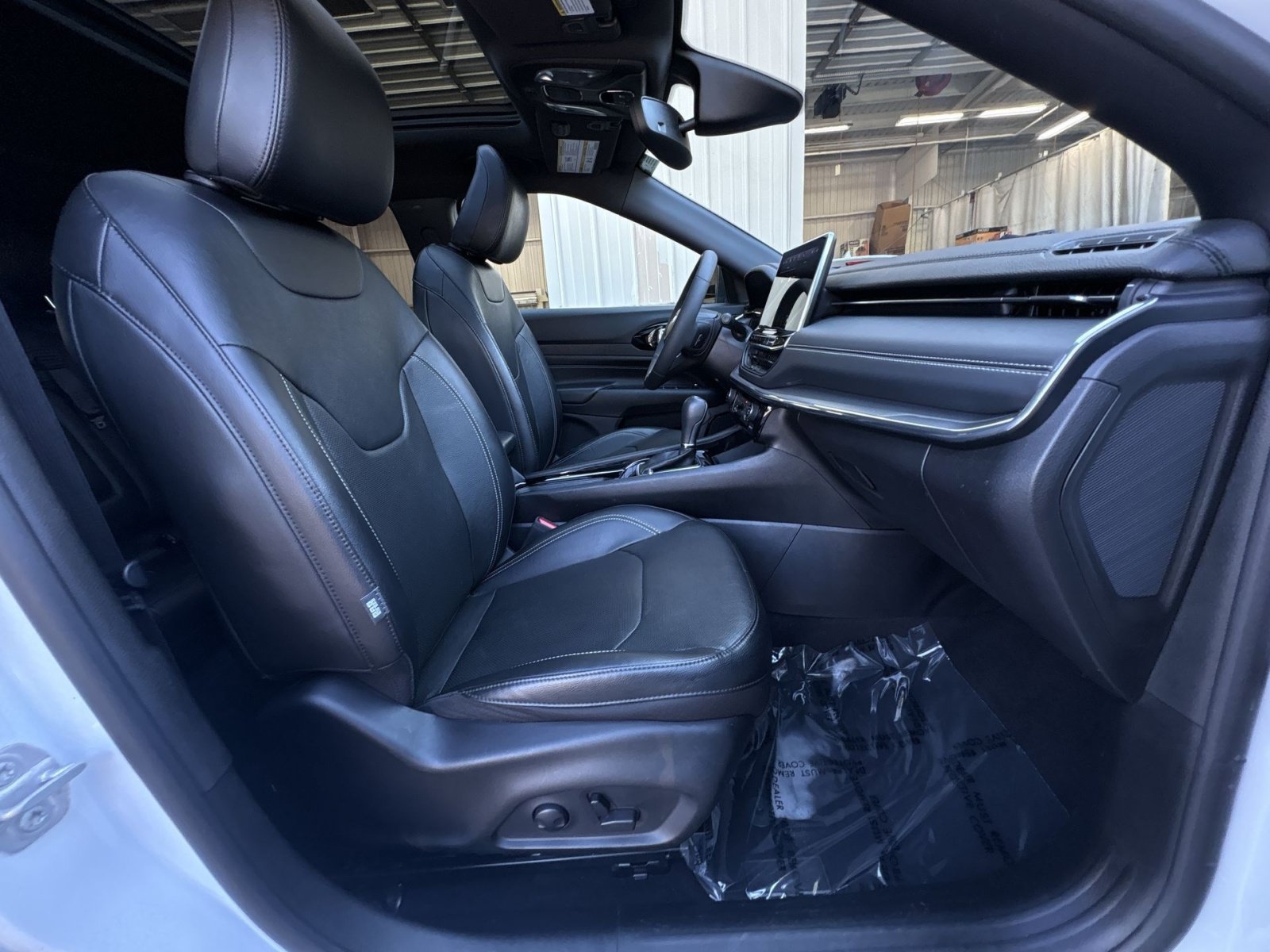 Used 2023 Jeep Compass High Altitude w/ Driver Assist Group I AWD/4WD image 27