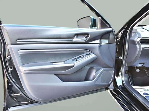 Used 2020 Nissan Altima 2.5 S image 23