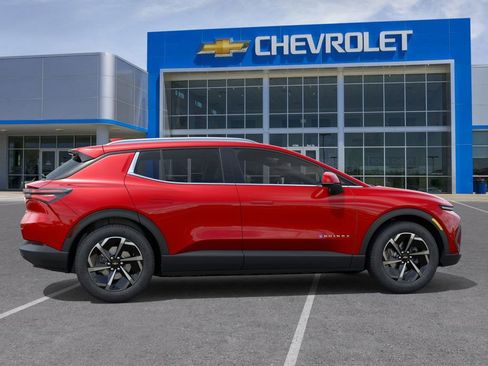 New 2026 Chevrolet Equinox EV LT image 5