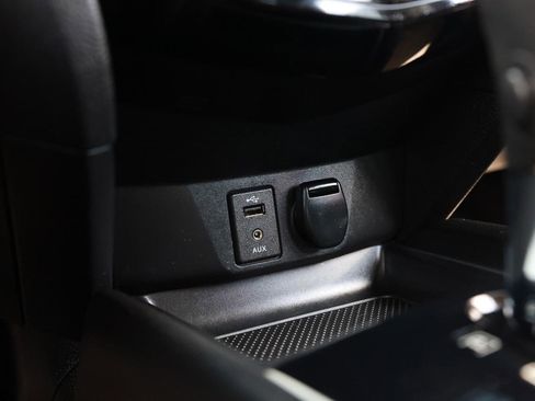 Used 2014 Nissan Rogue SV image 38