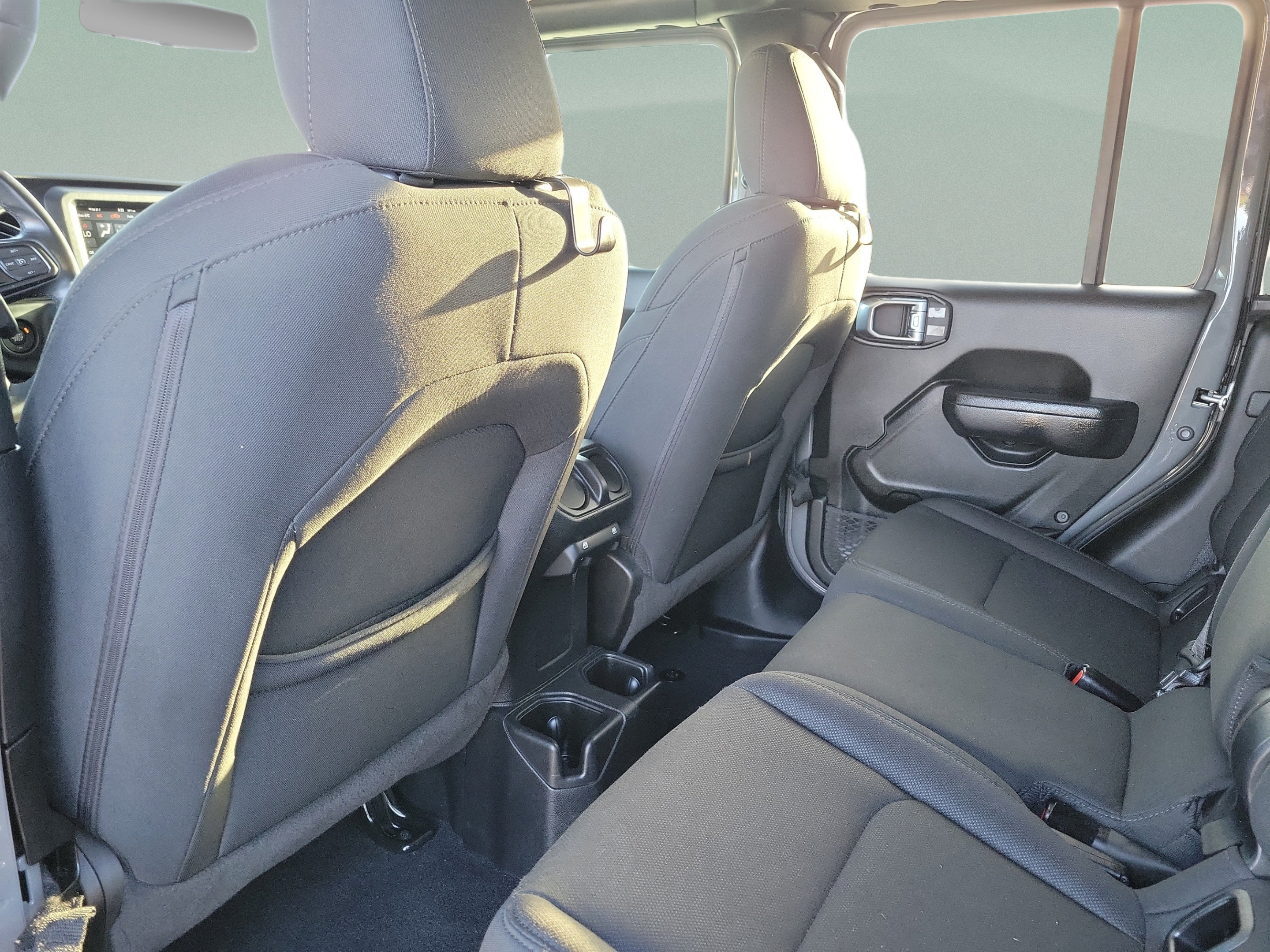 Used 2022 Jeep Gladiator Sport AWD/4WD image 8