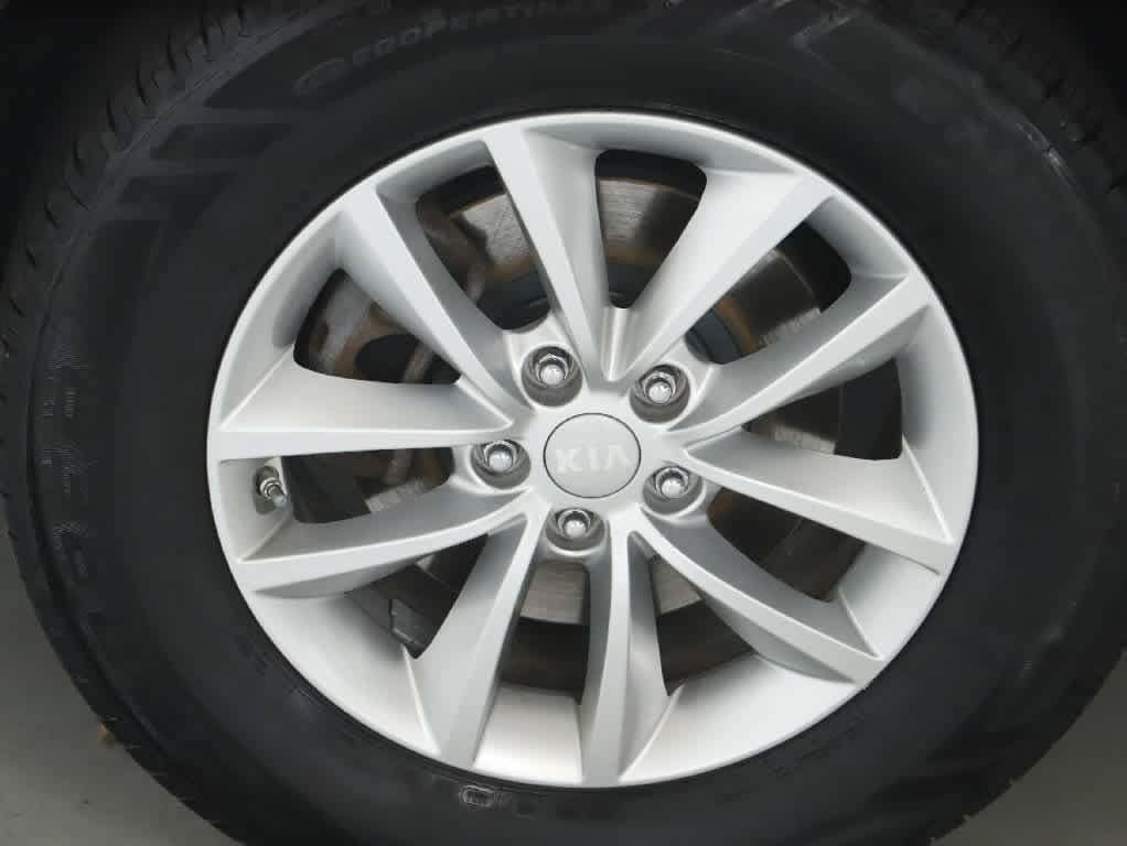 Used 2017 Kia Sorento FWD image 35