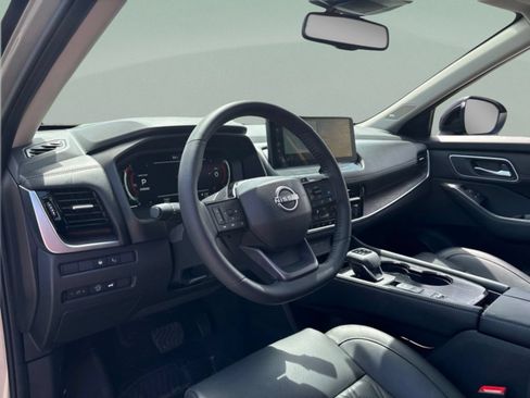 Used 2025 Nissan Rogue Platinum w/ Platinum Premium Package FWD image 15