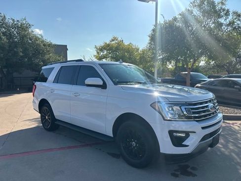 Used 2021 Ford Expedition XLT RWD image 3