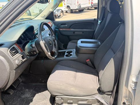 Used 2011 Chevrolet Avalanche LS w/ Regional Value Package RWD image 7