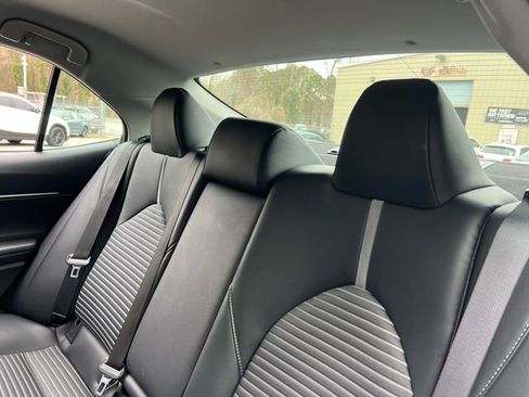 Used 2018 Toyota Camry L image 19