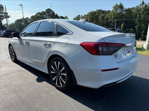 Used 2024 Honda Civic EX image 3