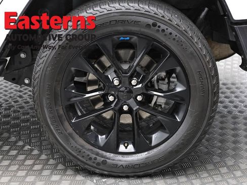 Used 2023 Jeep Wrangler Unlimited Sahara AWD/4WD image 8