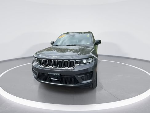 Used 2025 Jeep Grand Cherokee Laredo X AWD/4WD image 5