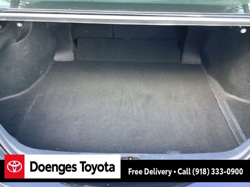 Used 2025 Toyota Camry SE image 12