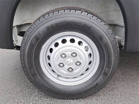 Used 2025 RAM ProMaster 2500 w/ Convenience Group image 7