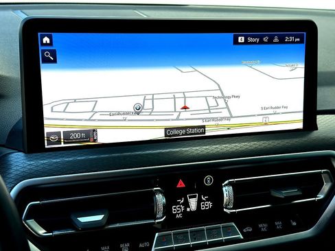 Certified 2025 BMW X4 xDrive30i w/ Premium Package image 15