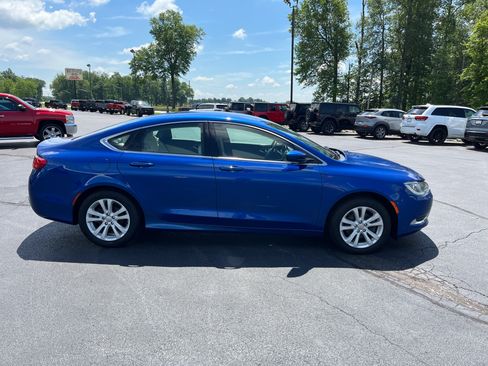 Used 2016 Chrysler 200 Limited FWD image 6