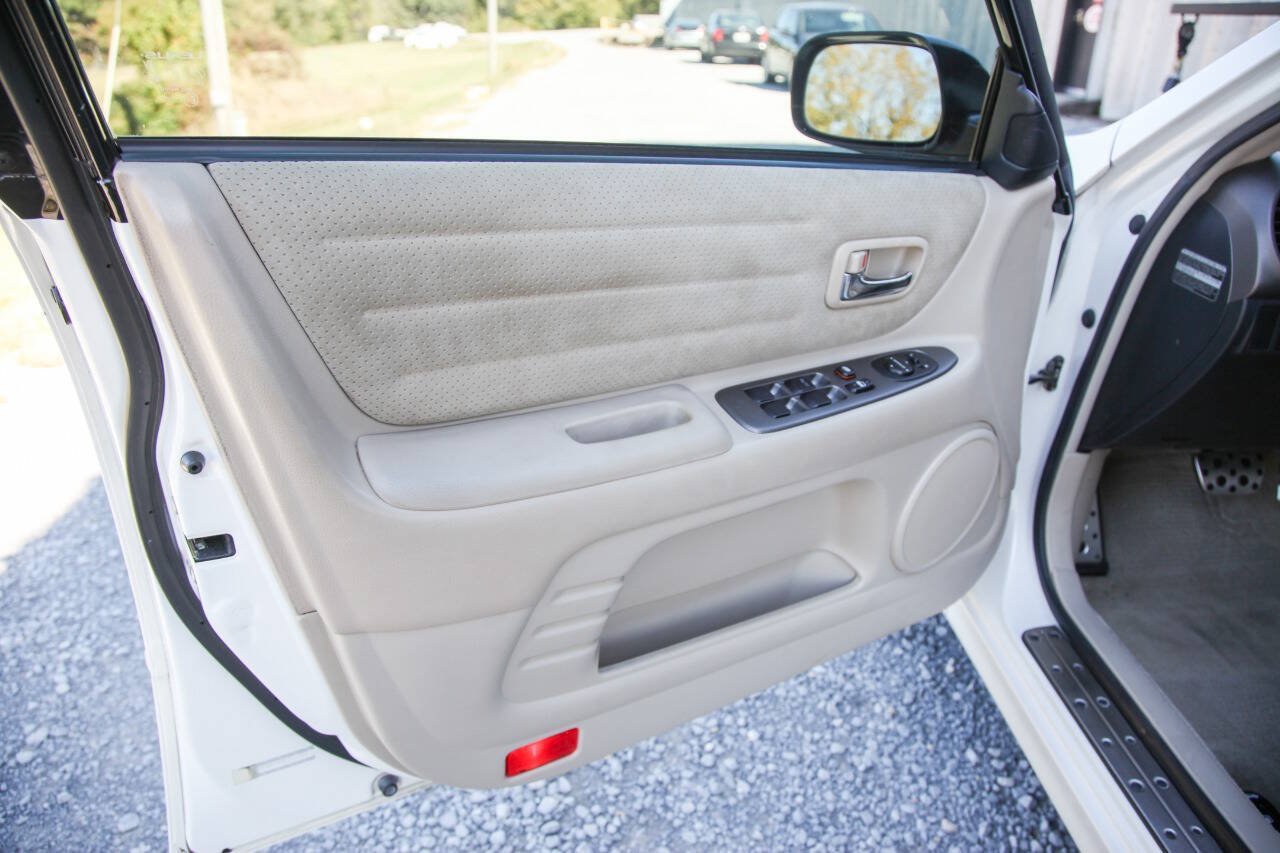 Used 2001 Lexus IS 300 w/ Leather Trim Pkg RWD image 48