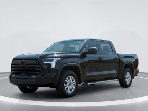 Used 2025 Toyota Tundra SR5 AWD/4WD image 2