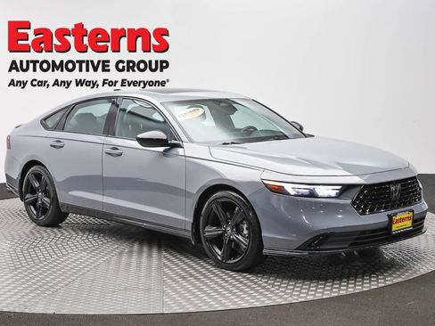 Used 2023 Honda Accord Sport image 3