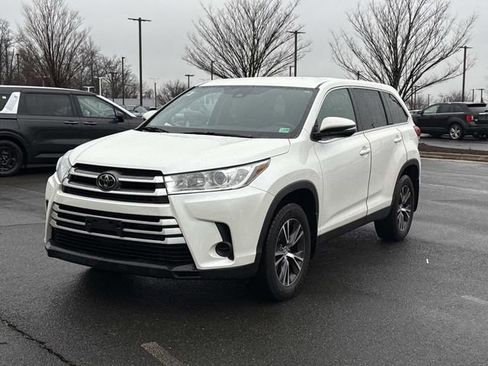 Used 2019 Toyota Highlander LE image 5