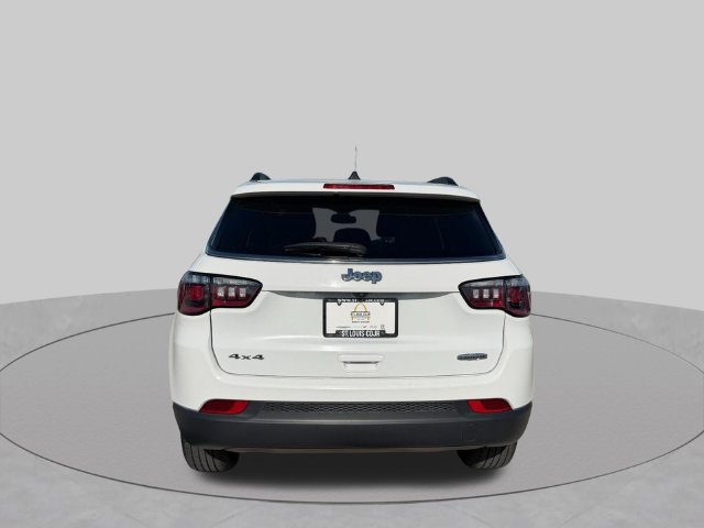 Used 2024 Jeep Compass Latitude AWD/4WD image 4