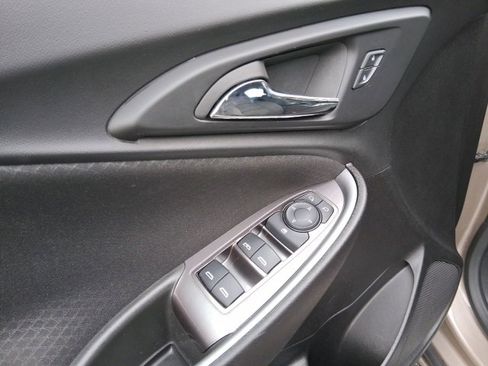 Used 2024 Chevrolet Malibu LT image 11