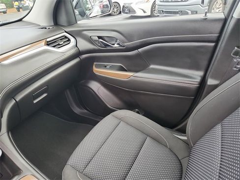 Certified 2023 GMC Acadia SLE w/ Driver Convenience Package image 15