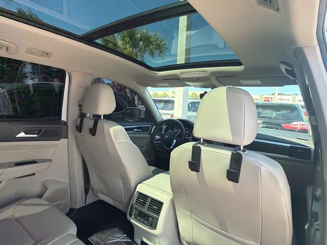 Used 2023 Volkswagen Atlas SE w/ Panoramic Sunroof Package FWD image 14