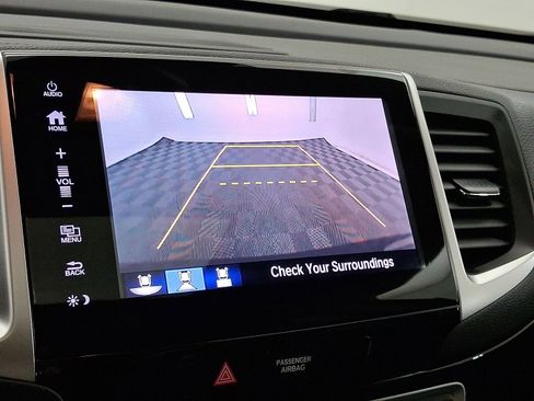 Used 2018 Honda Pilot Touring image 15