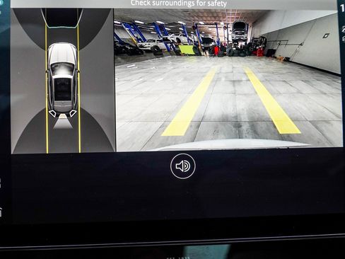 Used 2023 Jaguar F-PACE R-Dynamic S image 25