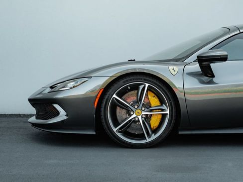 Used 2023 Ferrari 296 GTS RWD image 22