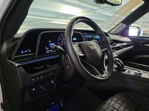 Certified 2024 Cadillac Escalade V w/ Heavy-Duty Trailer Package image 10