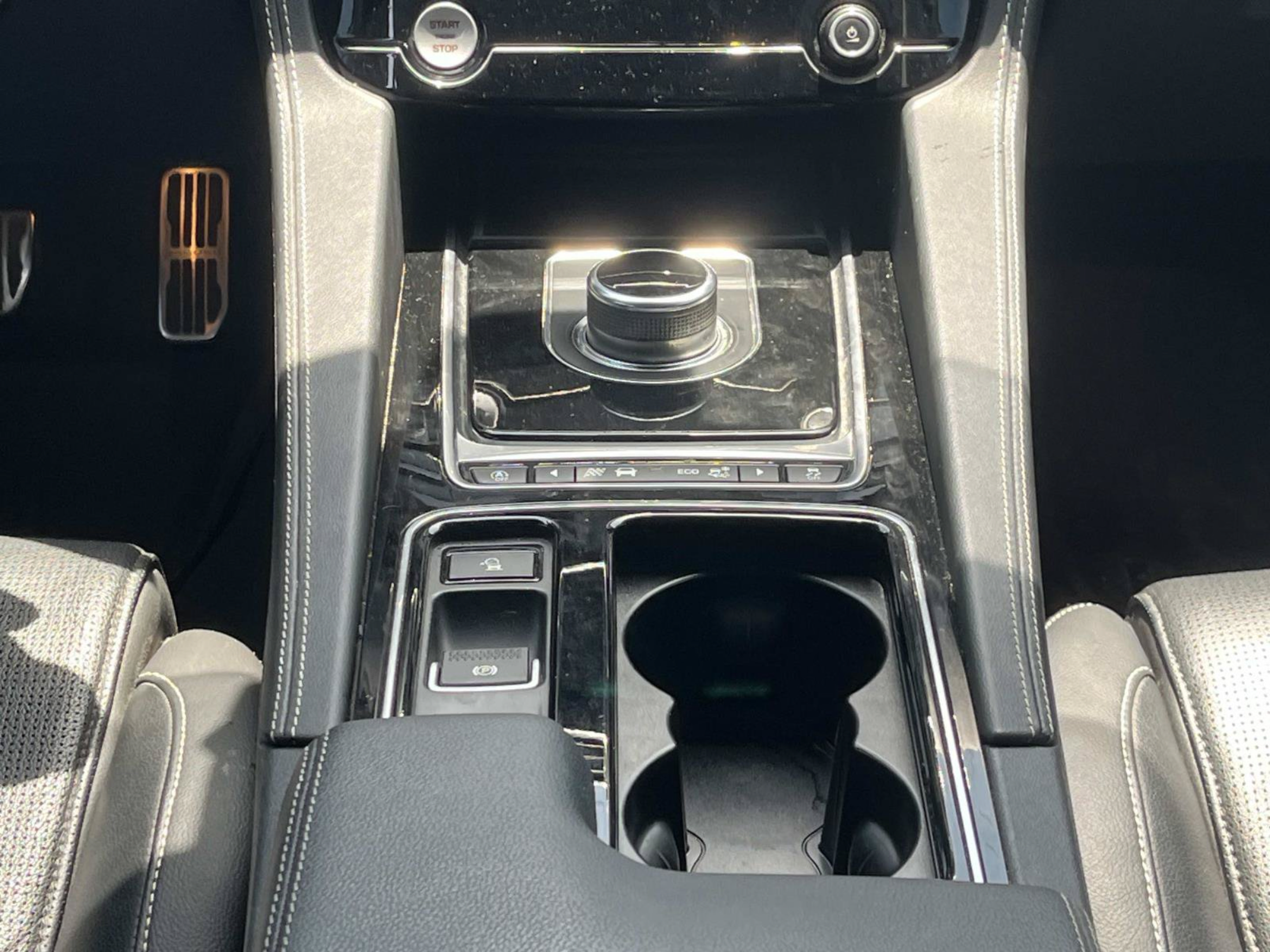 Used 2020 Jaguar F-PACE S AWD/4WD image 13