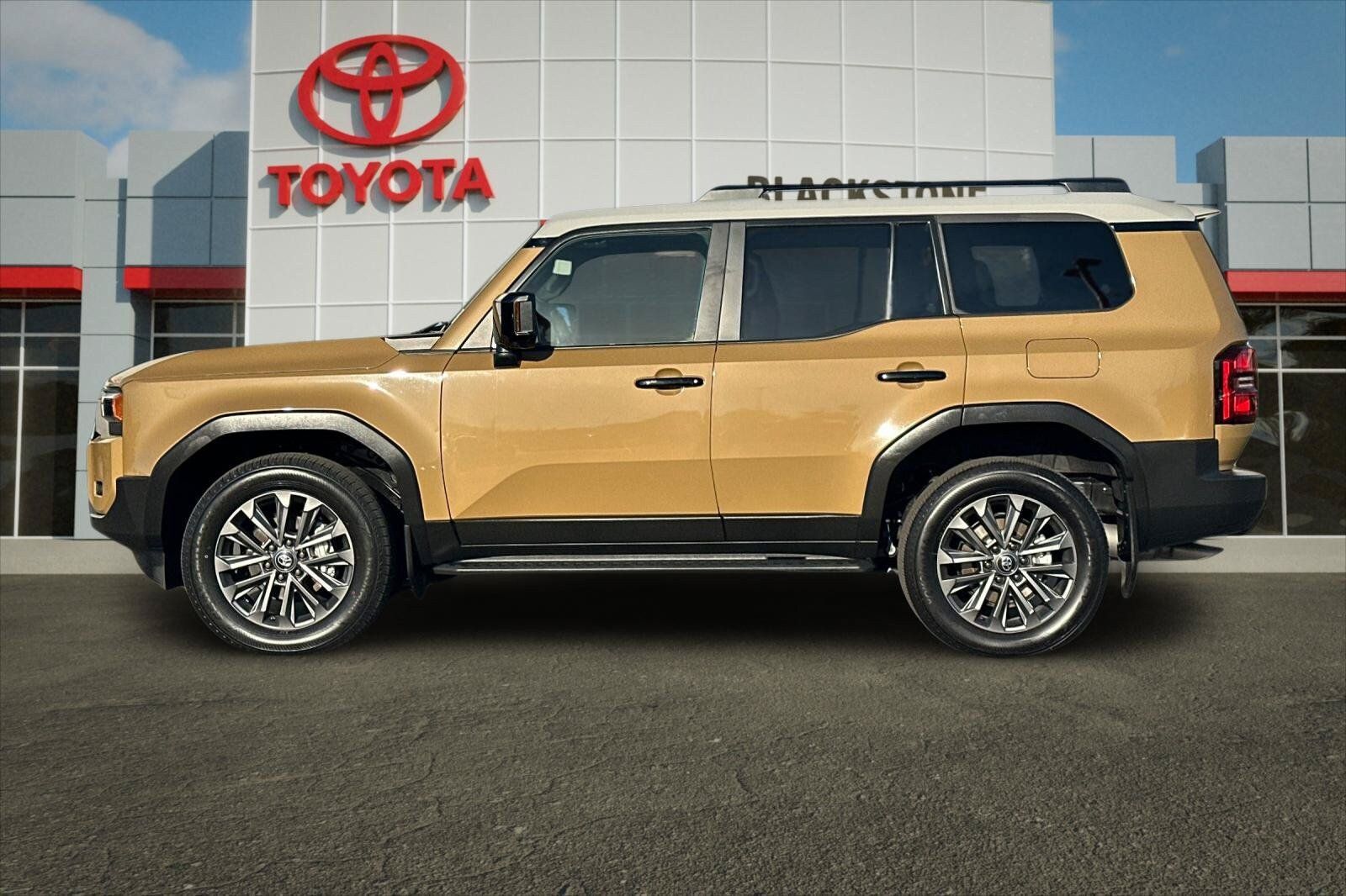 Certified 2025 Toyota Land Cruiser w/ Premium Package AWD/4WD image 6