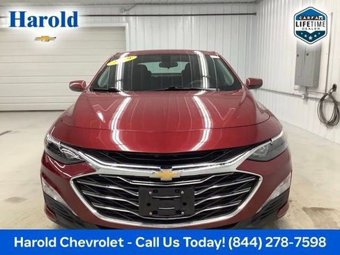 Used 2019 Chevrolet Malibu LT image 2