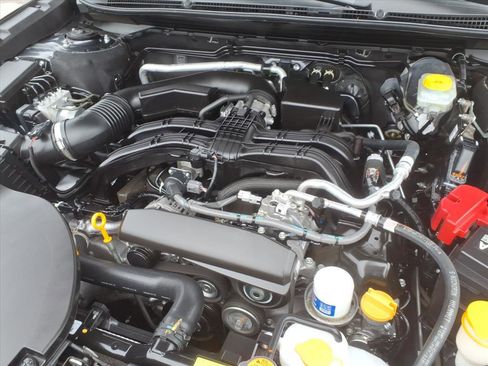 Used 2025 Subaru Outback Premium image 11