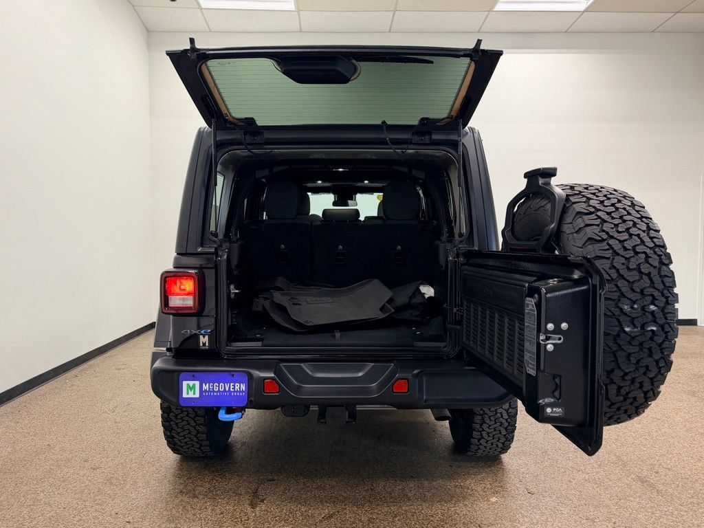 Used 2024 Jeep Wrangler Unlimited AWD/4WD image 5