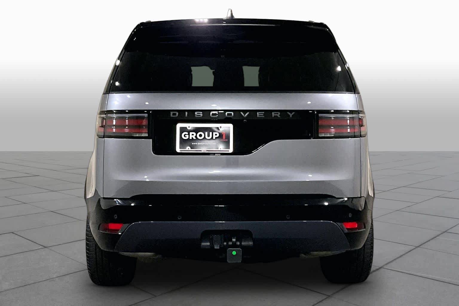 Used 2025 Land Rover Discovery Dynamic SE AWD/4WD image 8